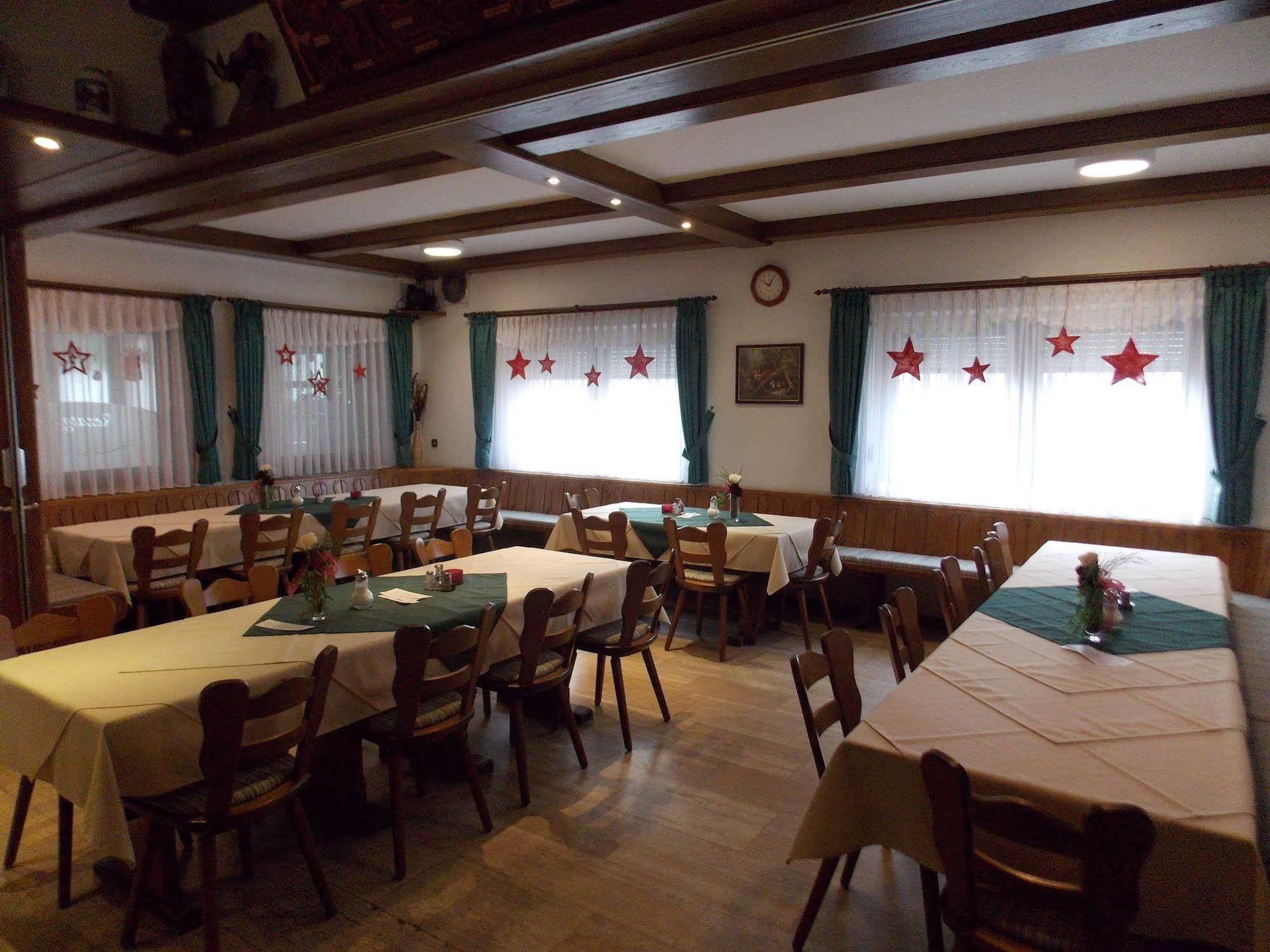 Gasthaus Pension Rezatgrund Windsbach ภายนอก รูปภาพ