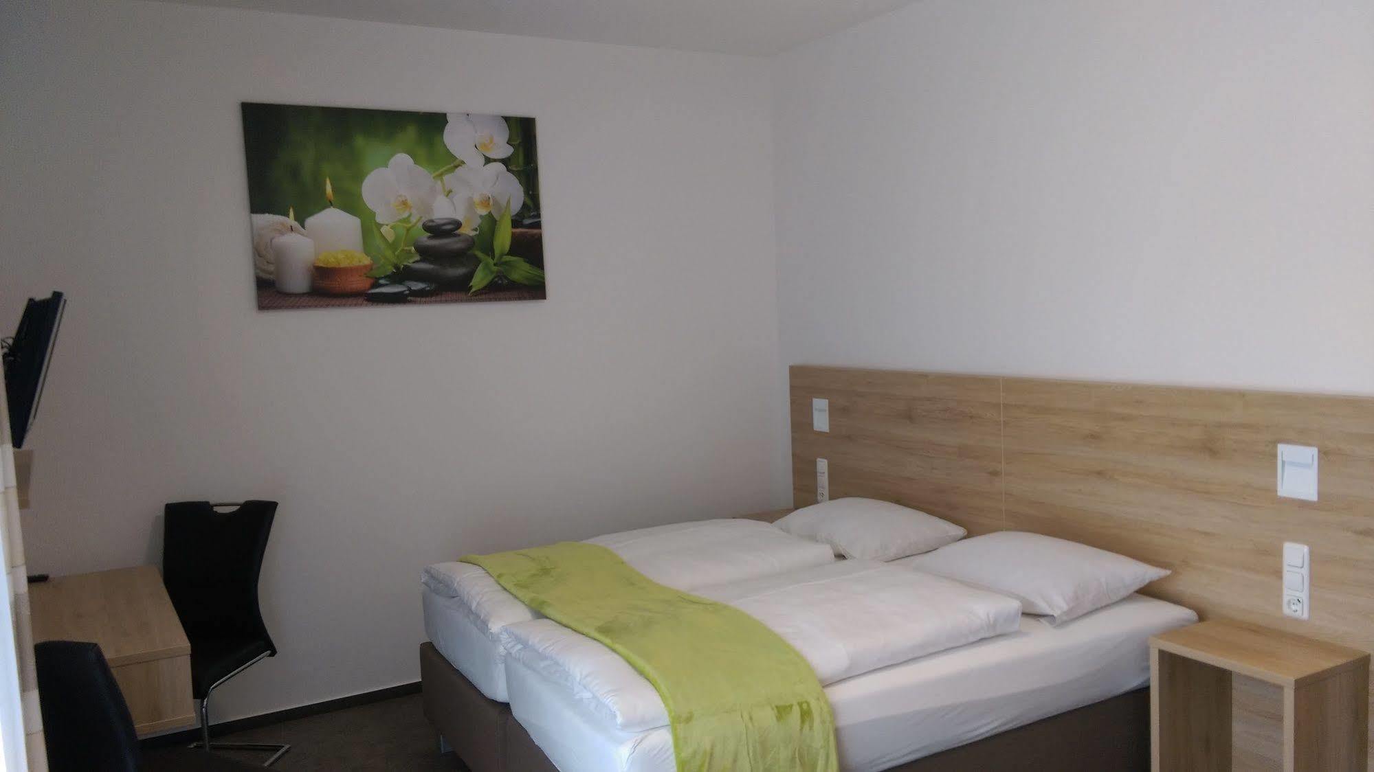 Gasthaus Pension Rezatgrund Windsbach ภายนอก รูปภาพ