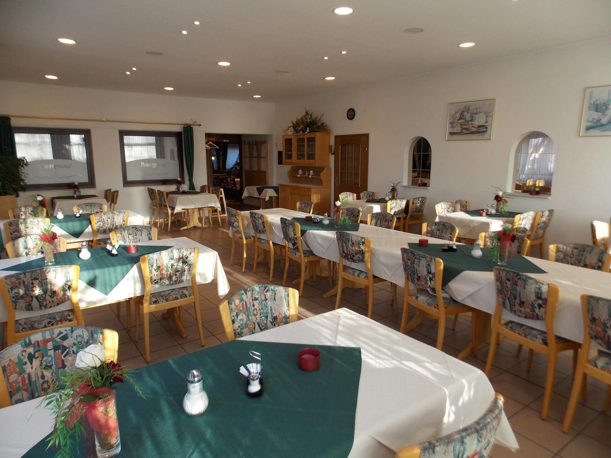 Gasthaus Pension Rezatgrund Windsbach ภายนอก รูปภาพ