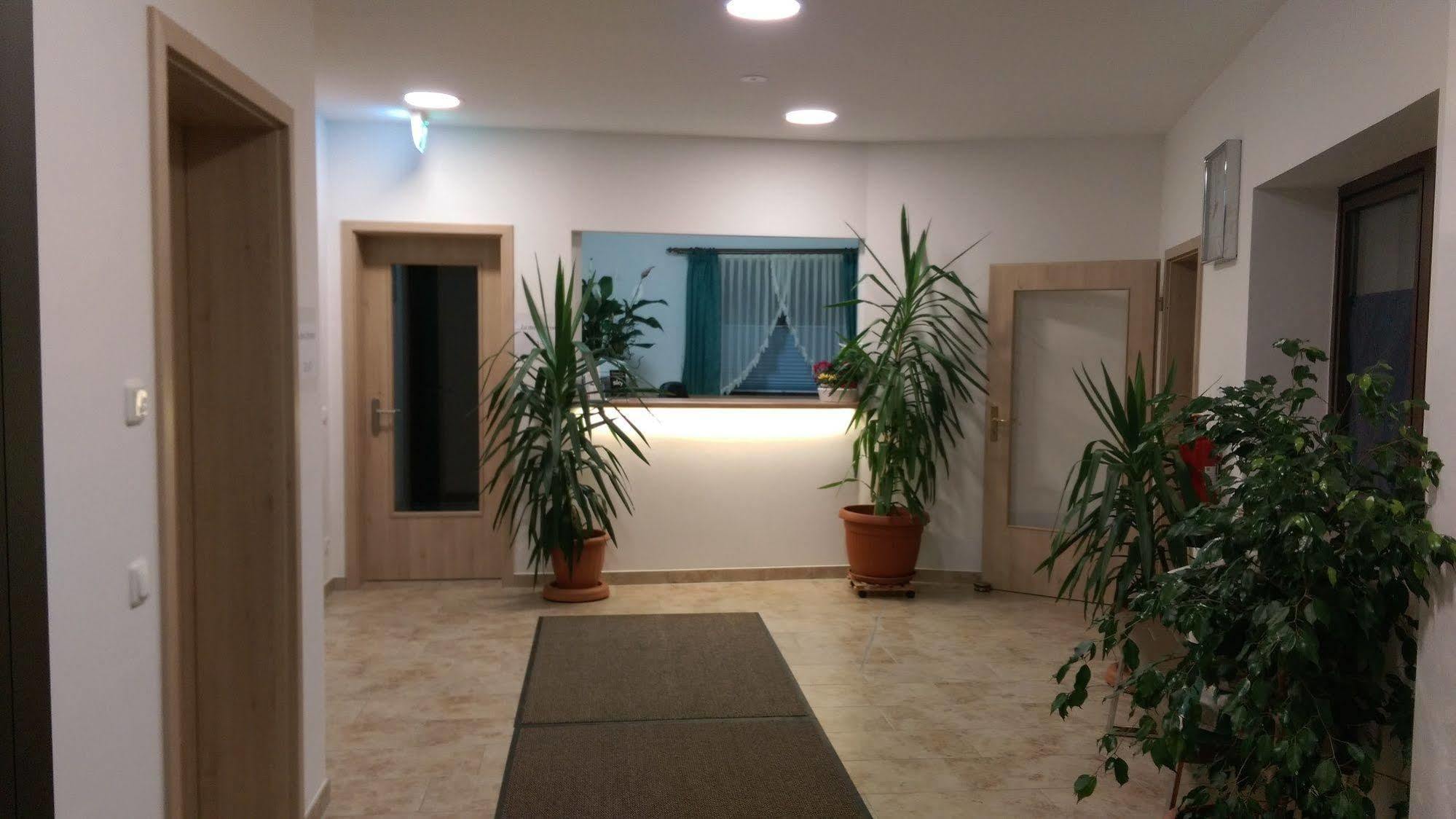 Gasthaus Pension Rezatgrund Windsbach ภายนอก รูปภาพ