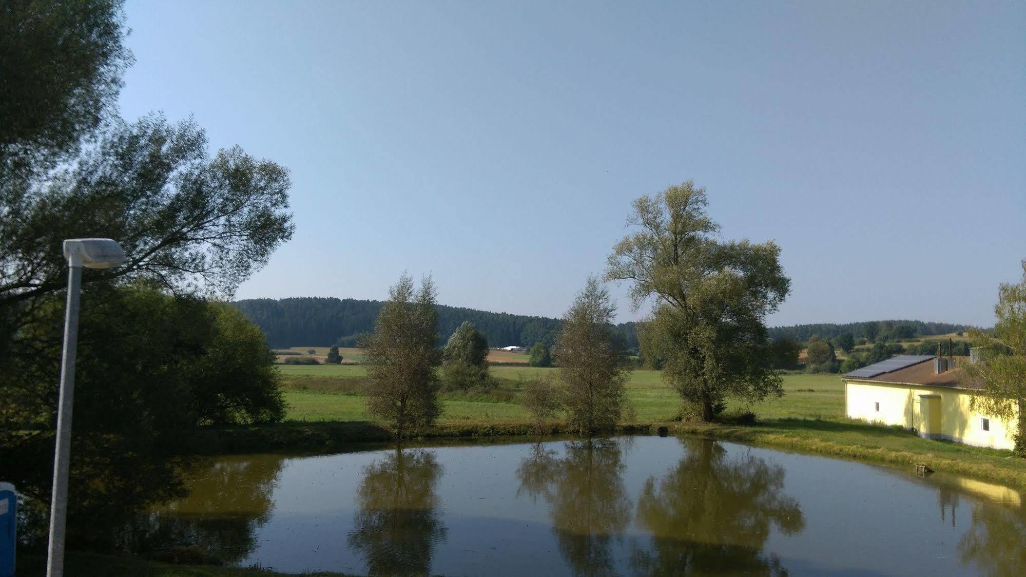 Gasthaus Pension Rezatgrund Windsbach ภายนอก รูปภาพ