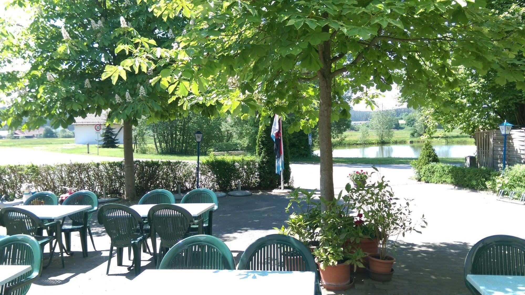 Gasthaus Pension Rezatgrund Windsbach ภายนอก รูปภาพ